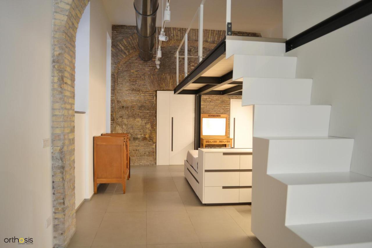 Апартаменти Luxury Loft Capocci 24 Coliseum Рим Екстер'єр фото